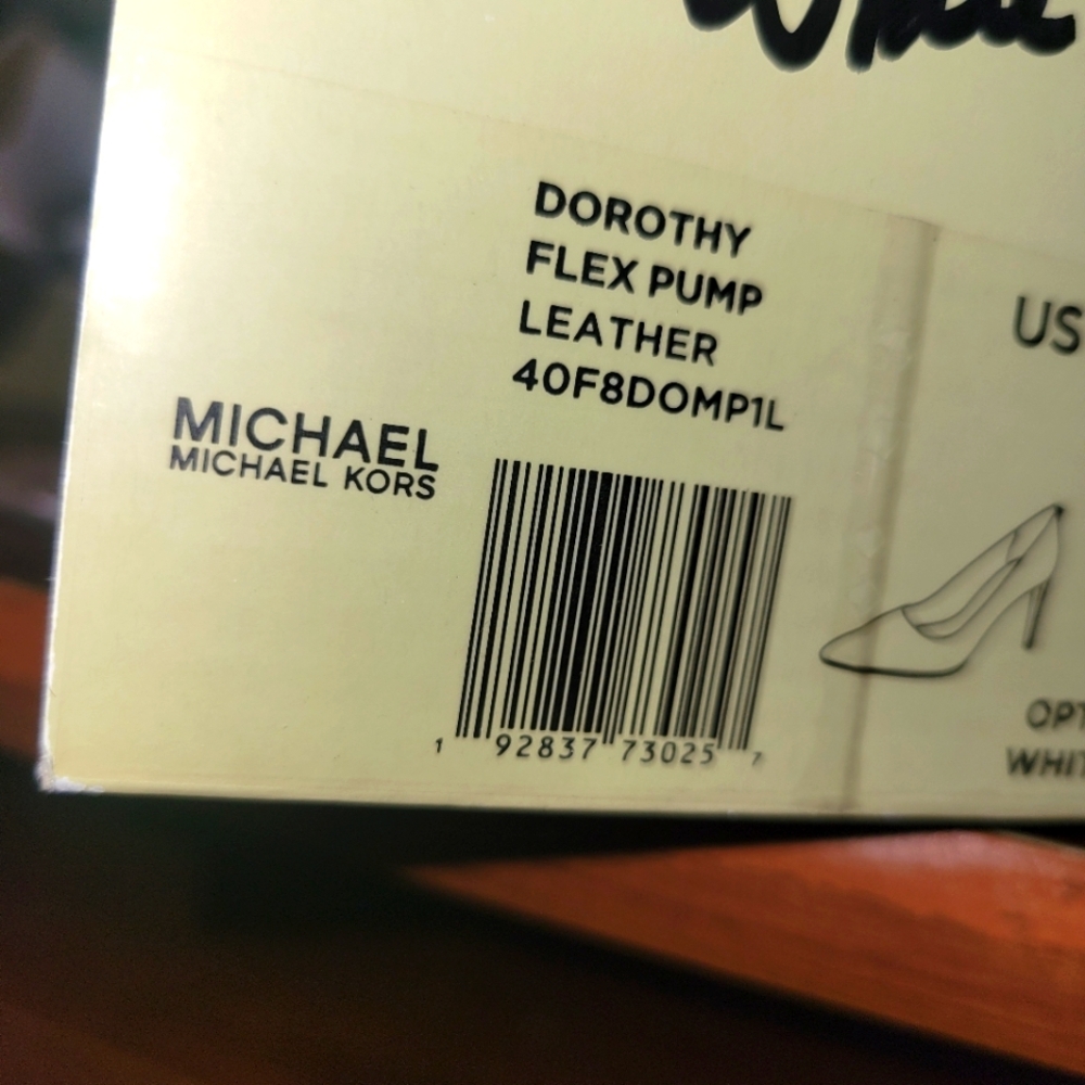 Michael Kors Classic White Heels 5" Heels. New In Box. - Picture 7 of 9